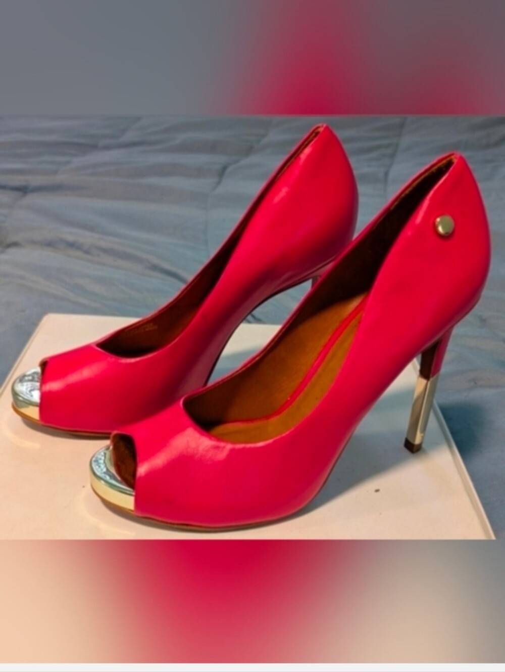 Le Chateau Luxe Elegant Pink Peep-Toe Heels With Gold Accents